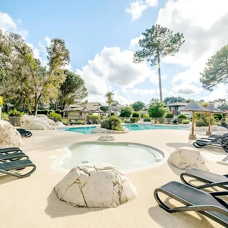 T3 Piscine Et Terrasse Au Golf De *